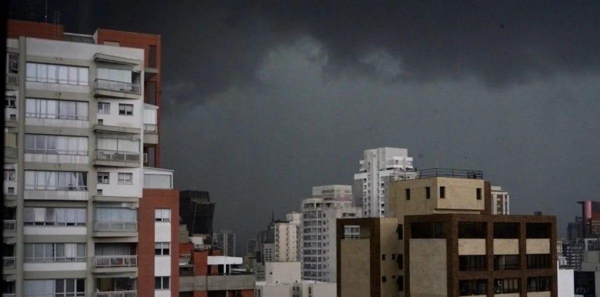 Defesa Civil emite alerta severo para chuva e ventania para quarta (10)
