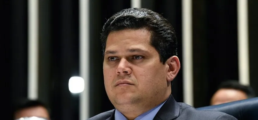 Vorcaro transferiu US$ 30 milhões a Alcolumbre, diz revista