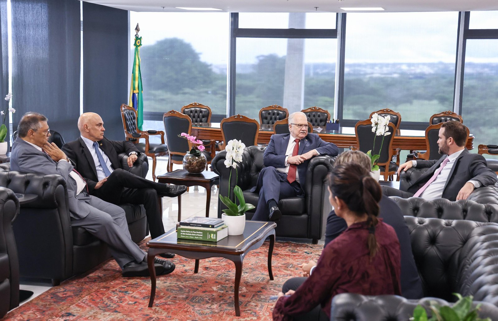 Fachin formaliza comissão com Congresso e Fazenda para tratar de penduricalhos