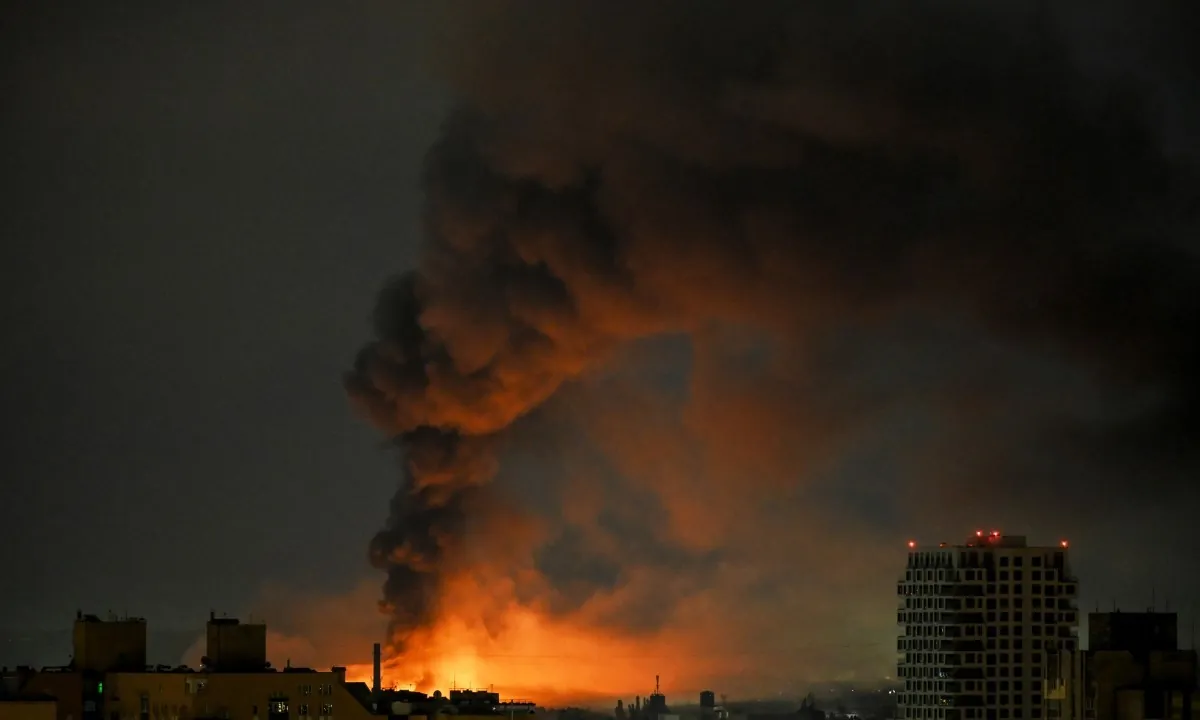 Ataques russos com mísseis balísticos deixam ao menos dez mortos em Kiev