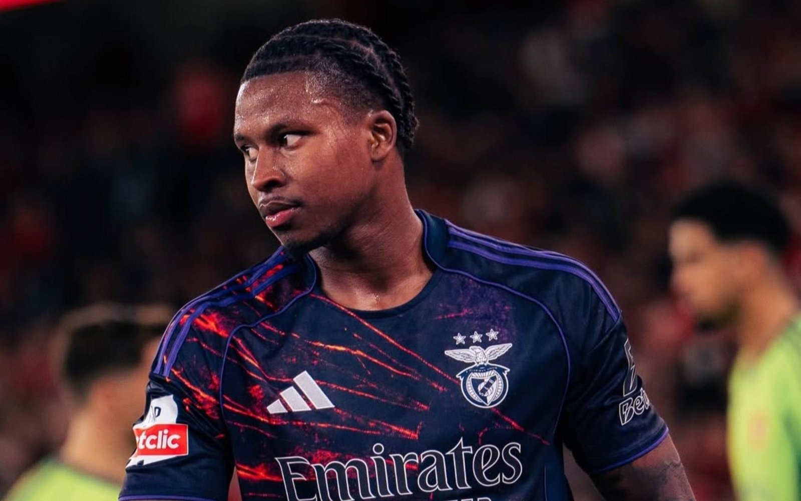 Benfica: atleta é detonado pela torcida após pedir camisa de Vini Jr.