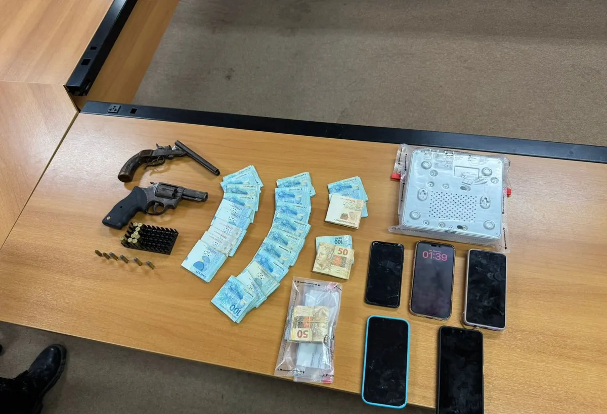 Operação Mercado Paralelo cumpre 27 mandados em adegas de Montes Claros e apreende armas, veículos e mais de R$ 25 mil em dinheiro | G1