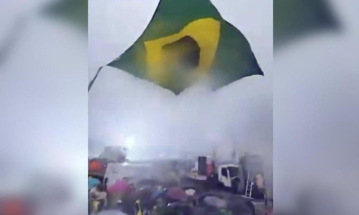 Após ato de Nikolas, vereadora do PR cobra Lula por para-raios no DF