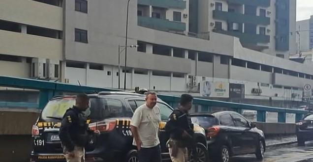 Irmãos suspeitos de obstruir investigações da PF ligando Rioprevidência e Banco Master foram presos em escritório de advocacia no Sul do país