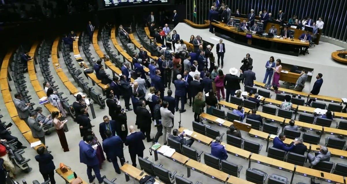 Com acerto do centrão, dosimetria será votada sem pedido de anistia