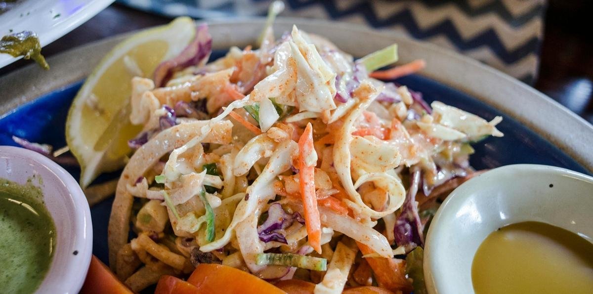 Salada de repolho cremosa viral do TikTok fácil e rápida; teste agora