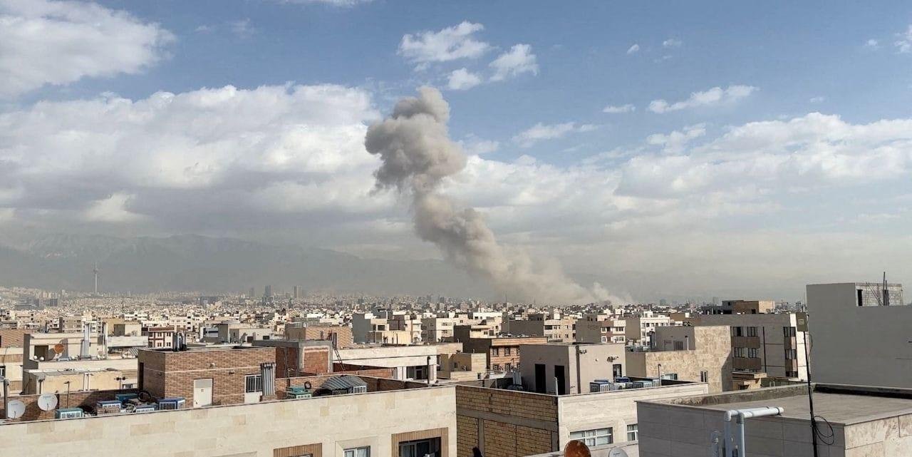 Em ação coordenada, Estados Unidos e Israel atacam a capital do Irã