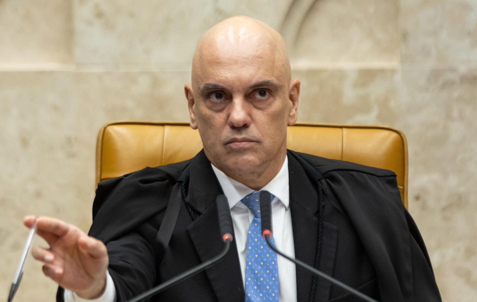 Ex-juiz do STF nega pedido de Moraes para bloquear Pix de bolsonarista