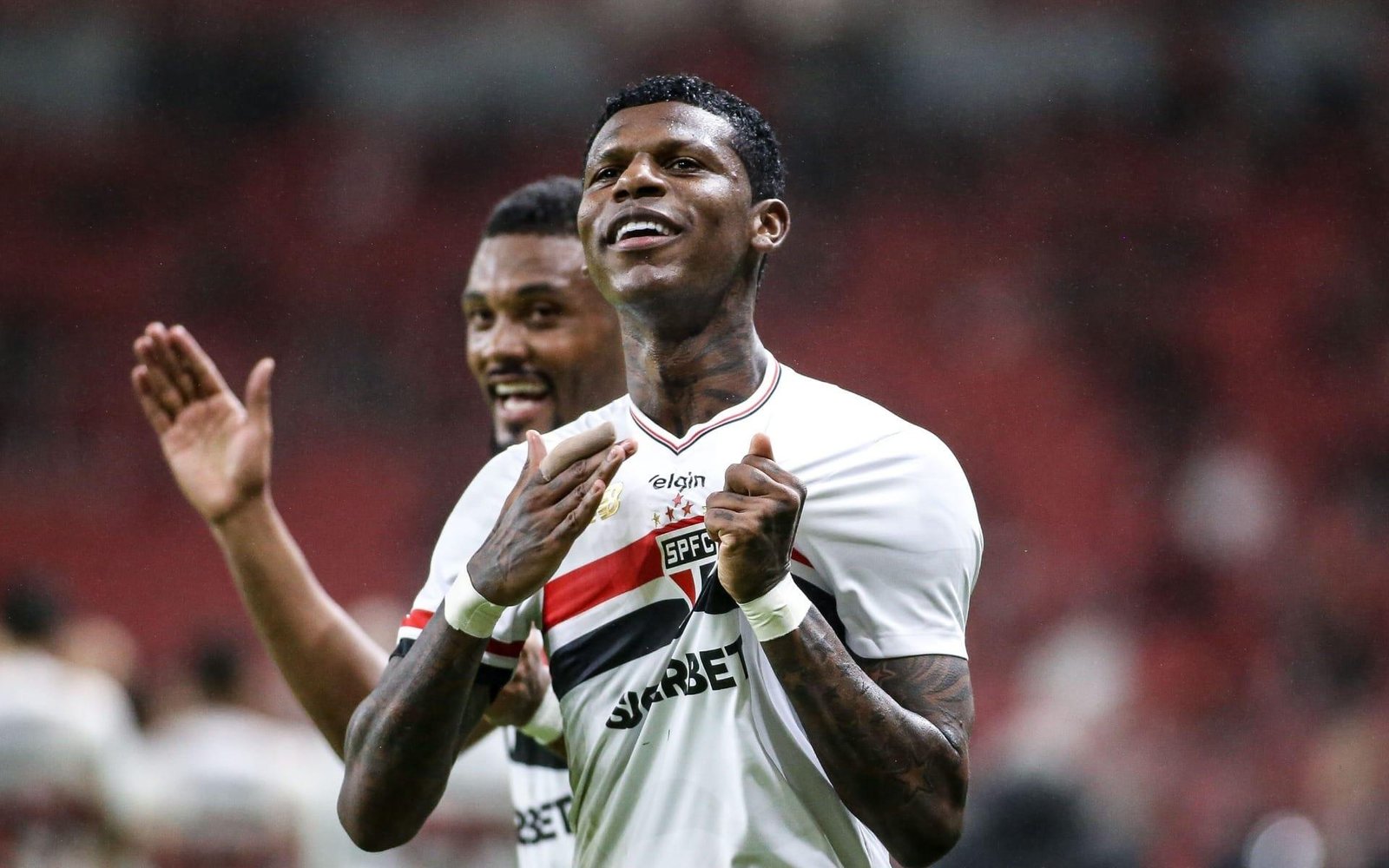 Arboleda retorna após atraso e inicia a pré-temporada no São Paulo