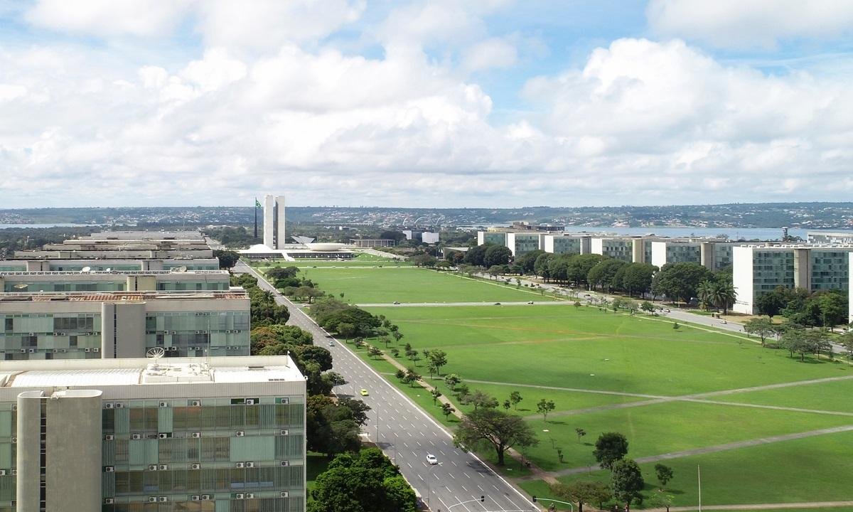 Auxílio-nutrição para servidor aposentado pode custar R$ 751 milhões por ano