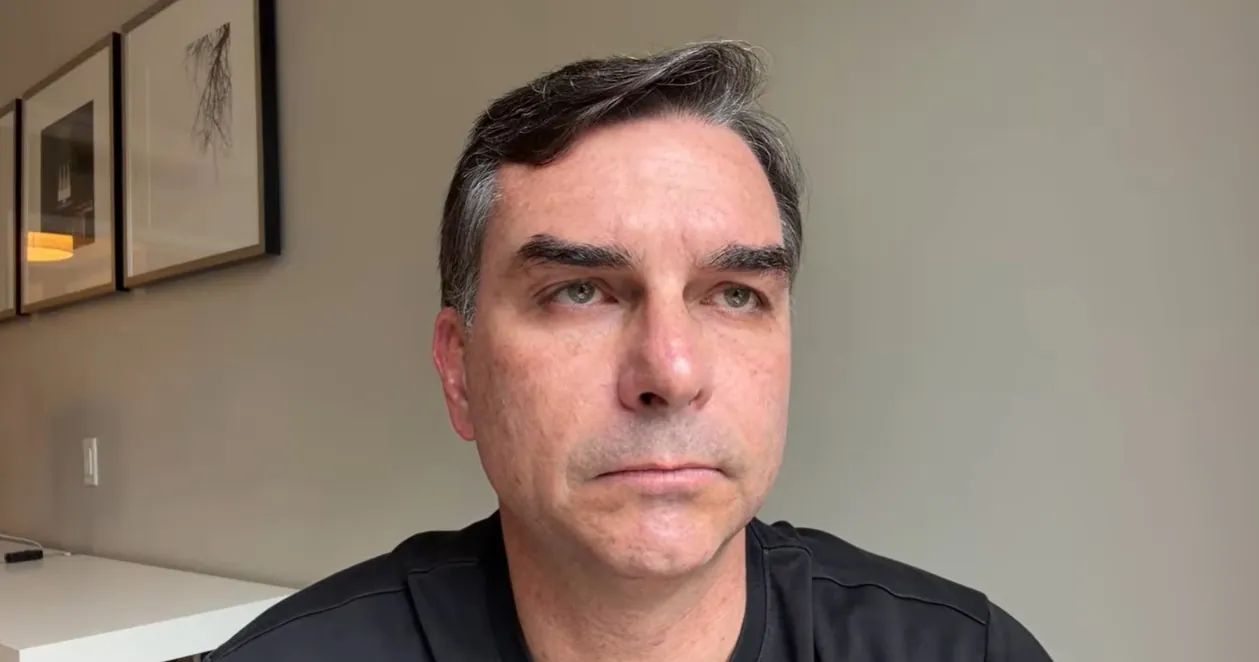 Decisão de Moraes vai aumentar intenções de voto de Flávio Bolsonaro, diz presidente do PL