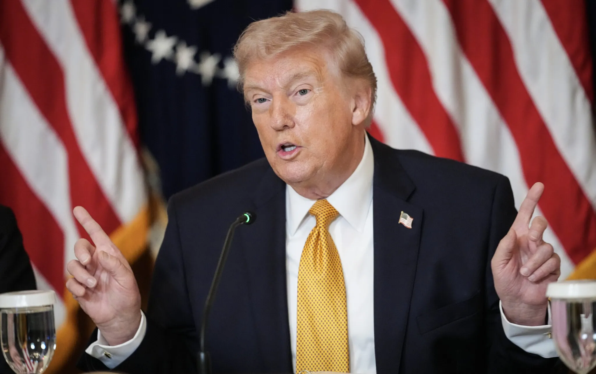 Trump diz que os EUA estão considerando encerrar as operações militares no Irã