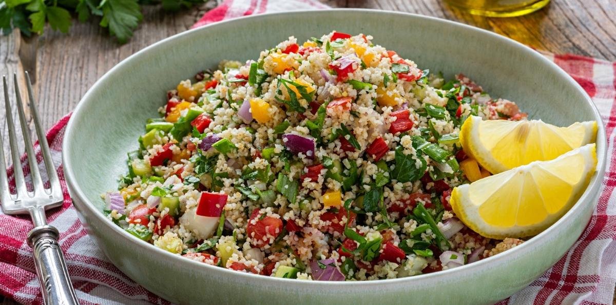 Tabule: salada refrescante, nutritiva e fácil de preparar