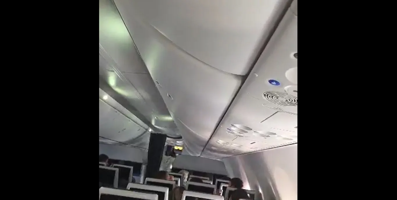 Passageiros filmam interior do voo da Flydubai durante incidente entre piloto e copiloto; Israel investiga terrorismo