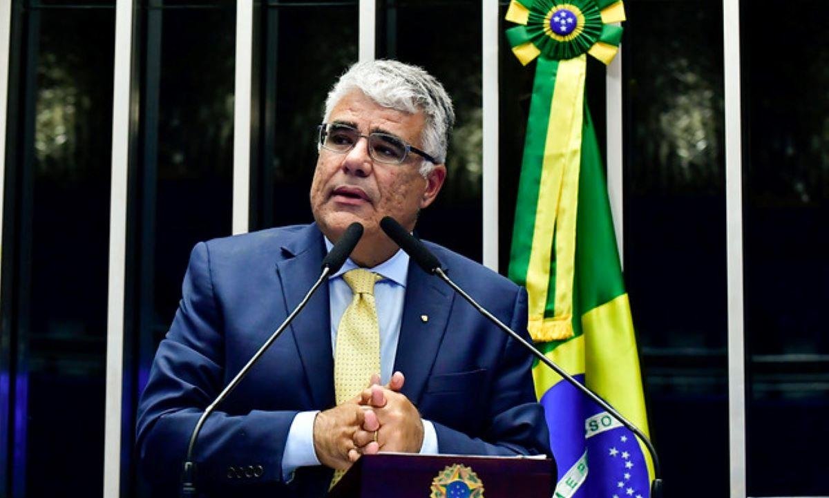 Líder do Novo diz por que Alcolumbre não deve salvar Lulinha