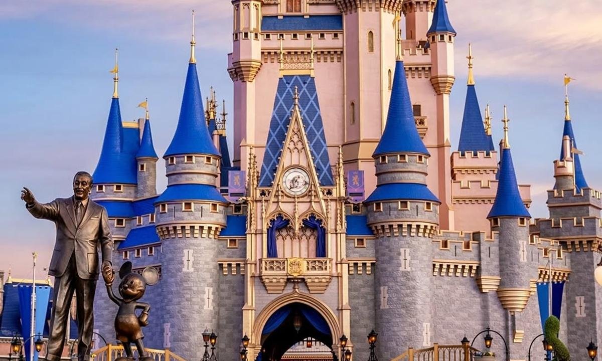 Disney anuncia chefe da divisão de parques como novo CEO. Veja quem é