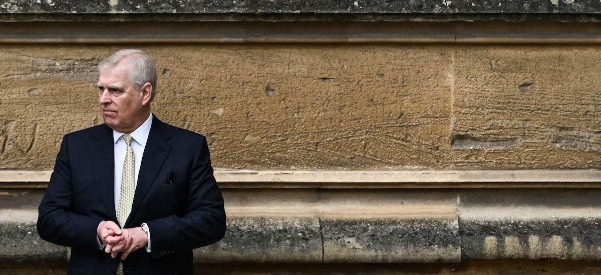 Caso Epstein aumenta pressão sobre ex-príncipe do Reino Unido e leva a renúncia na Eslováquia