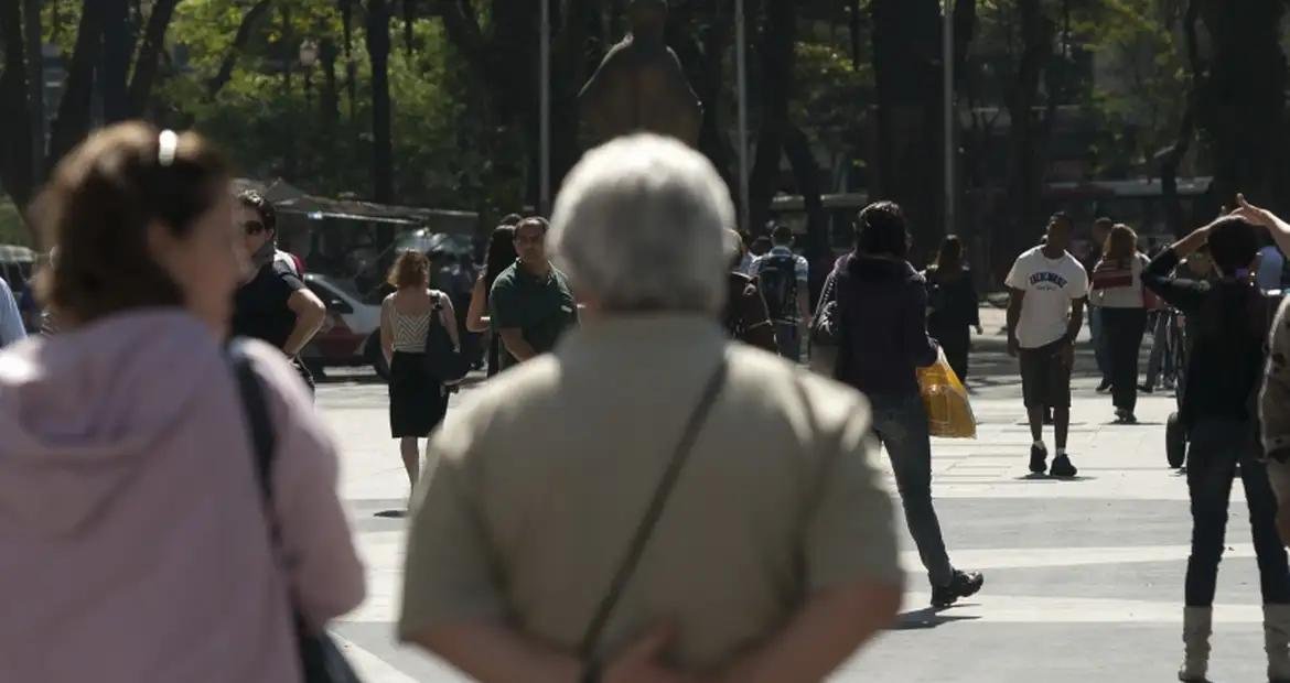 Cerca de 300 mil idosos brasileiros têm algum grau de TEA, diz estudo