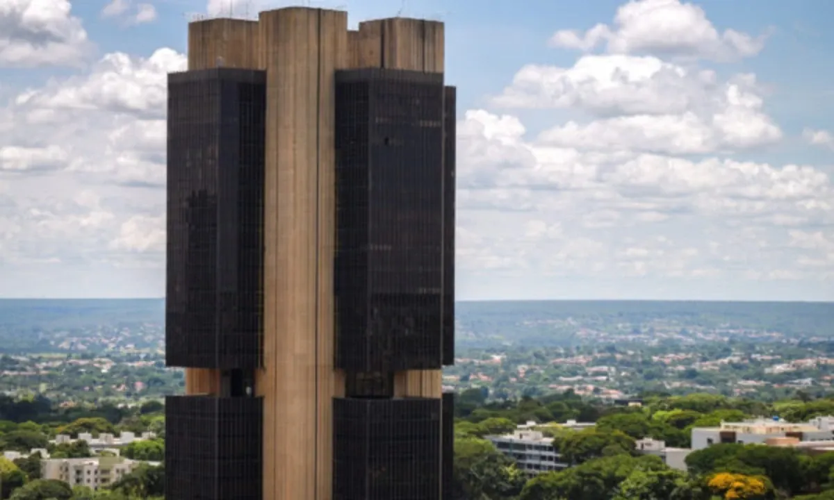 Taxa de juros: BC volta a decidir Selic com pressão da guerra no Irã