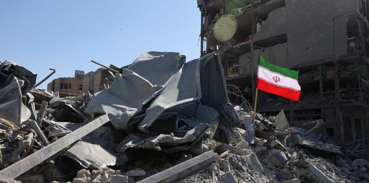 Israel ataca assembleia que escolherá novo líder supremo do Irã