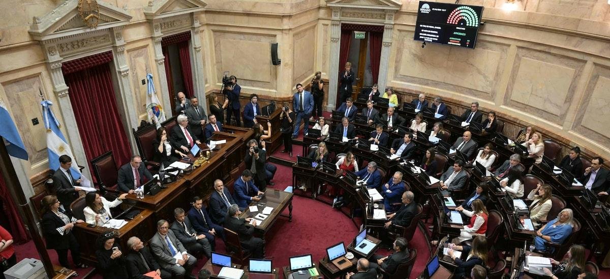 Senado da Argentina aprova reforma trabalhista proposta pelo governo Milei