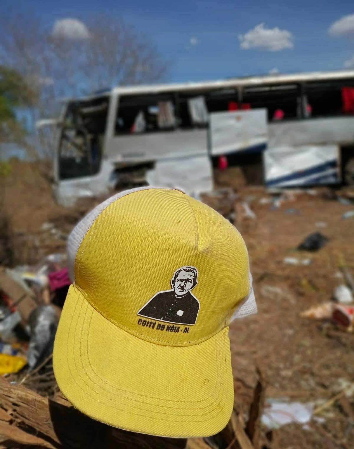 Acidente com romeiros em Alagoas: homem perde três parentes na AL-220 | G1