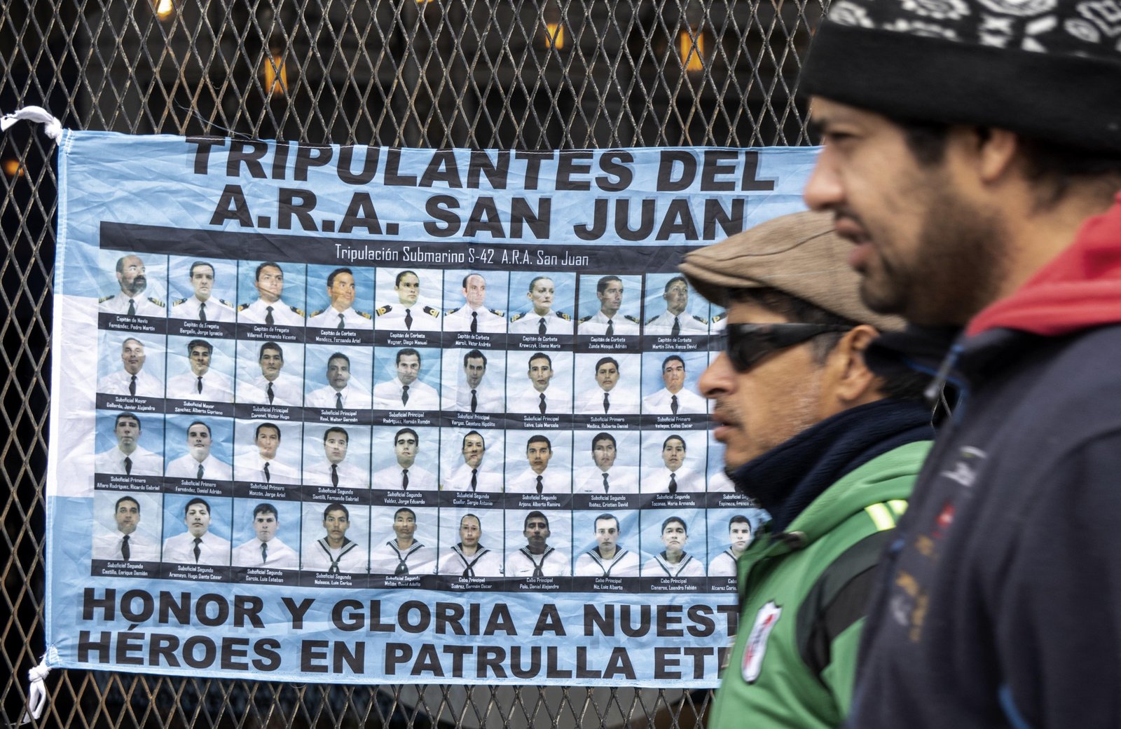 Implosão de submarino argentino que matou 44 marinheiros foi um 'desfecho previsível', diz Ministério Público em julgamento