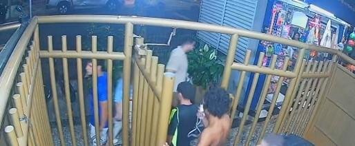 Vítima de estupro coletivo em Copacabana contou que um dos acusados pediu para participar de relação íntima em 2024