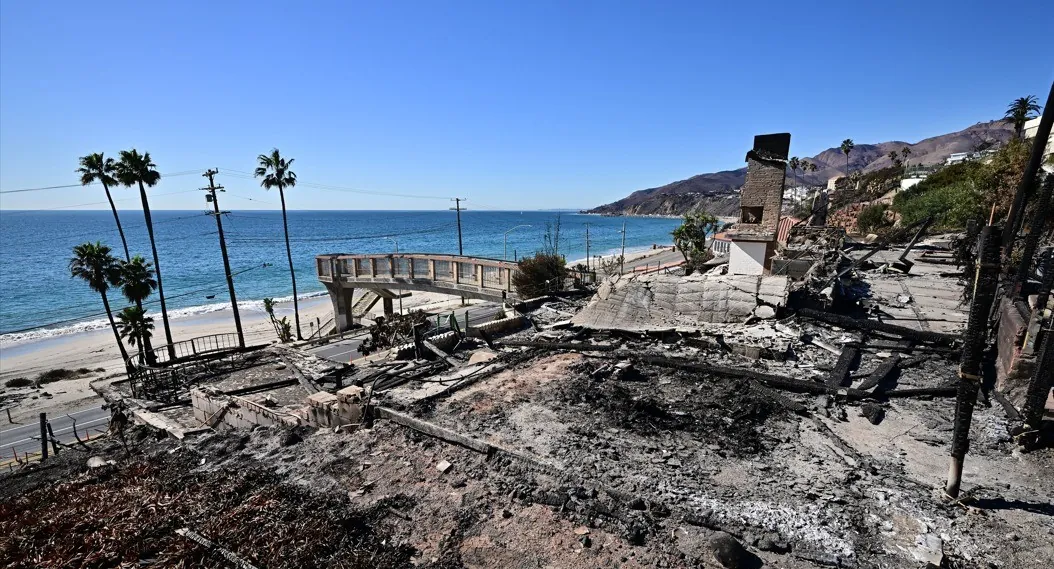 Suspeito de iniciar incêndio que devastou Los Angeles tinha ressentimento contra ricos, dizem promotores