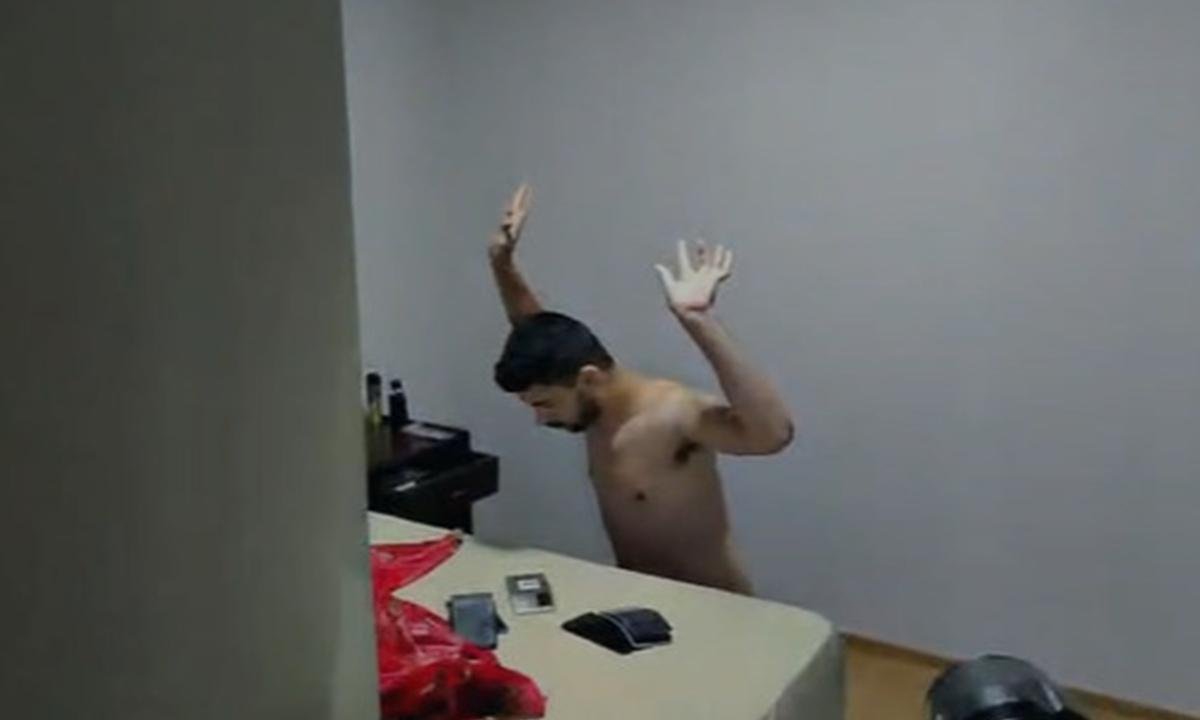 Polícia flagra "deputado fake" tentando destruir provas durante buscas