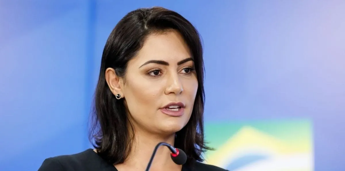 Michelle Bolsonaro recebe alta após quadro de enxaqueca, diz bolétim
