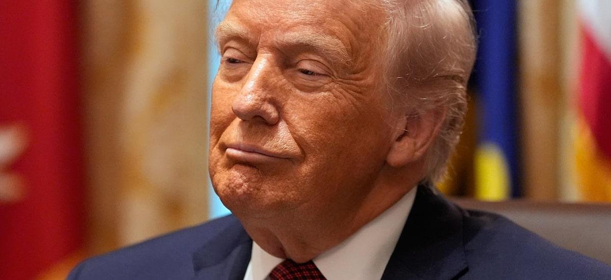 EUA atacam território da Venezuela e destroem estrutura ‘ligada ao narcotráfico’, diz Trump