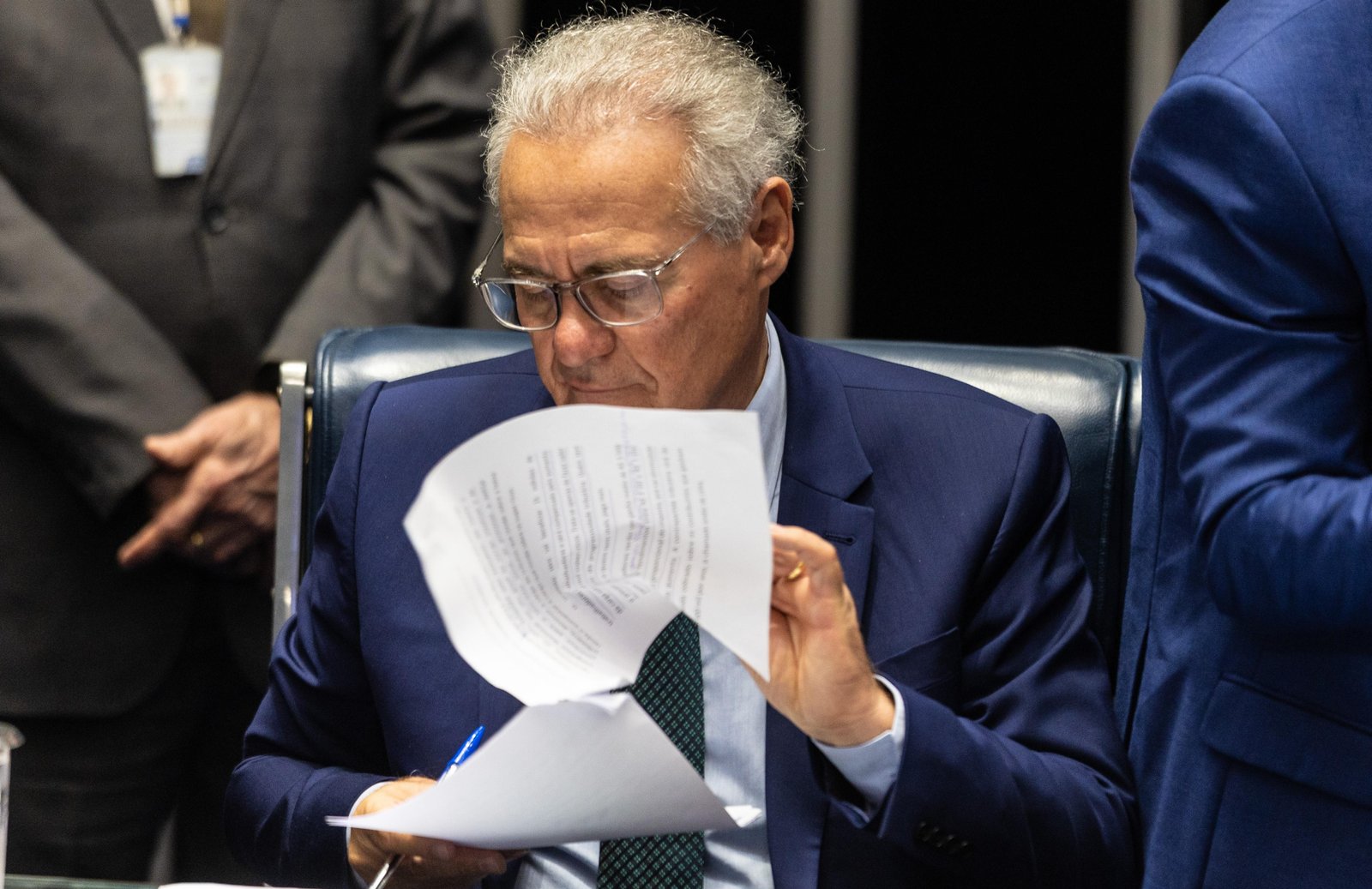 Master: comissão do Senado quer dados sigilosos e assessoramento do BC, diz Renan após reunião com Galípolo