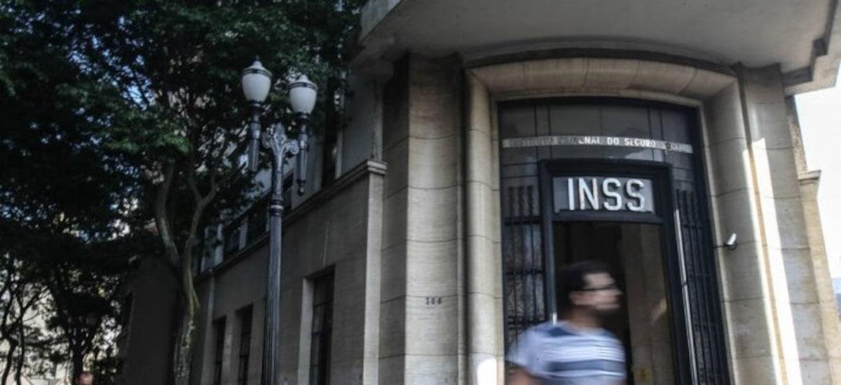 Lula sanciona lei contra descontos indevidos no INSS, mas veta devolução via orçamento