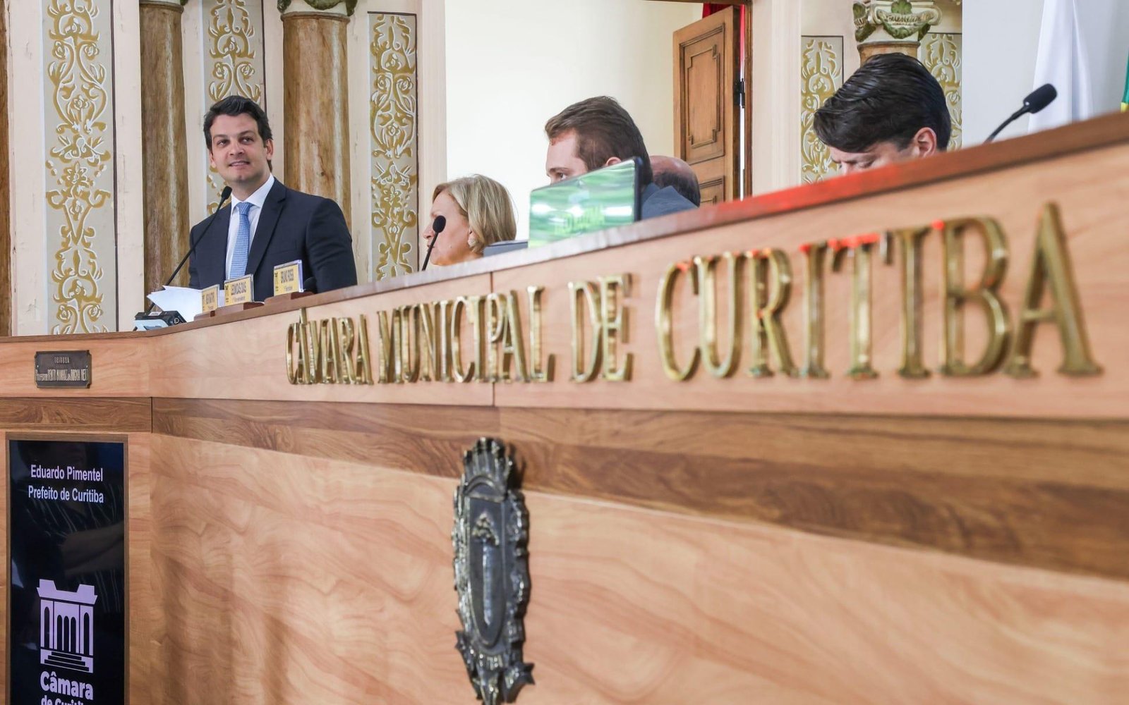 Pimentel abre ano legislativo e promete ciclo de obras em Curitiba