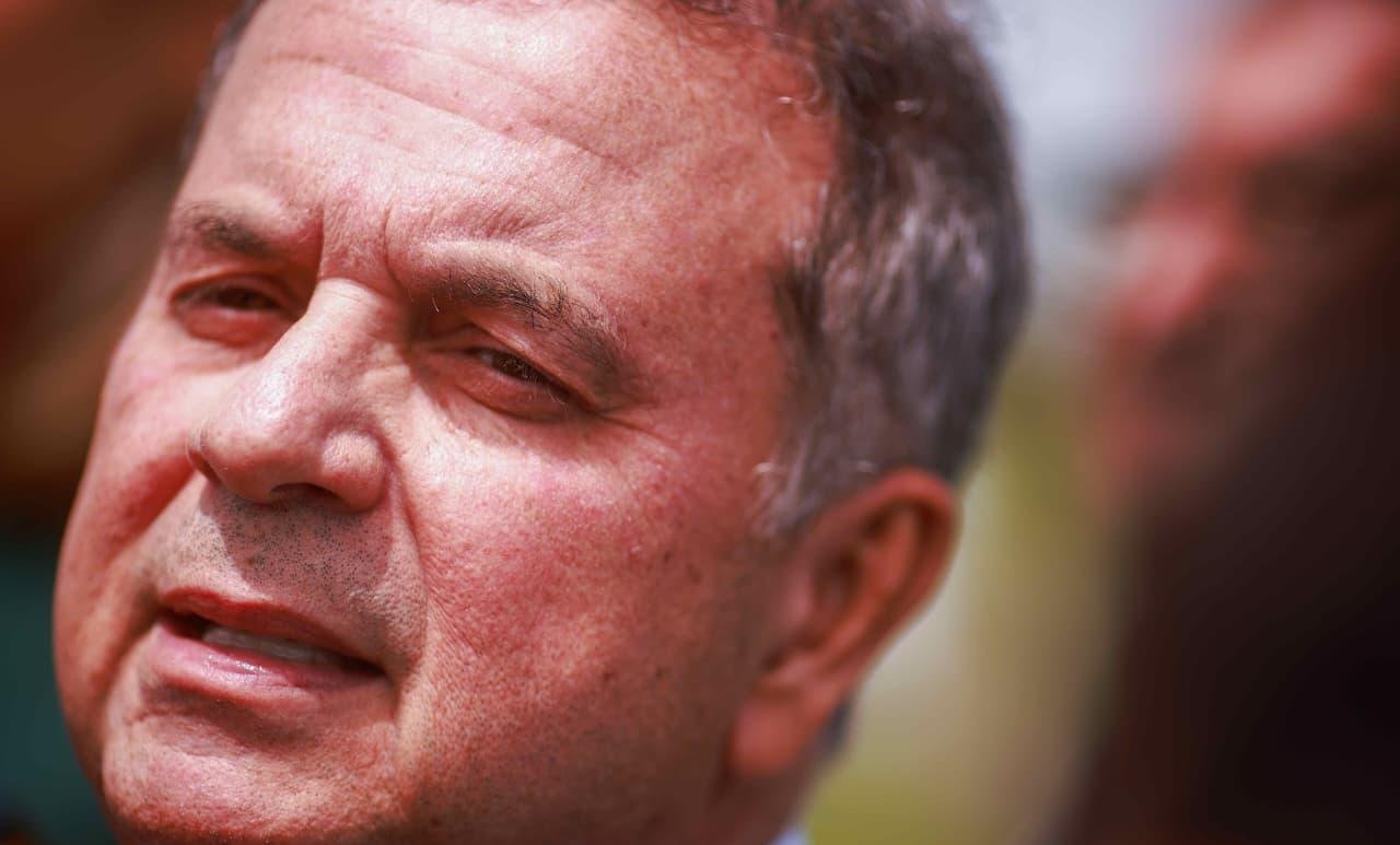 Líder da oposição visita Bolsonaro e ataca Lula: "Mercadoria vencida"