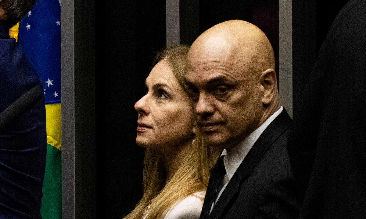 Declaração de IRPF da mulher de Moraes foi vendida por apenas R$ 250