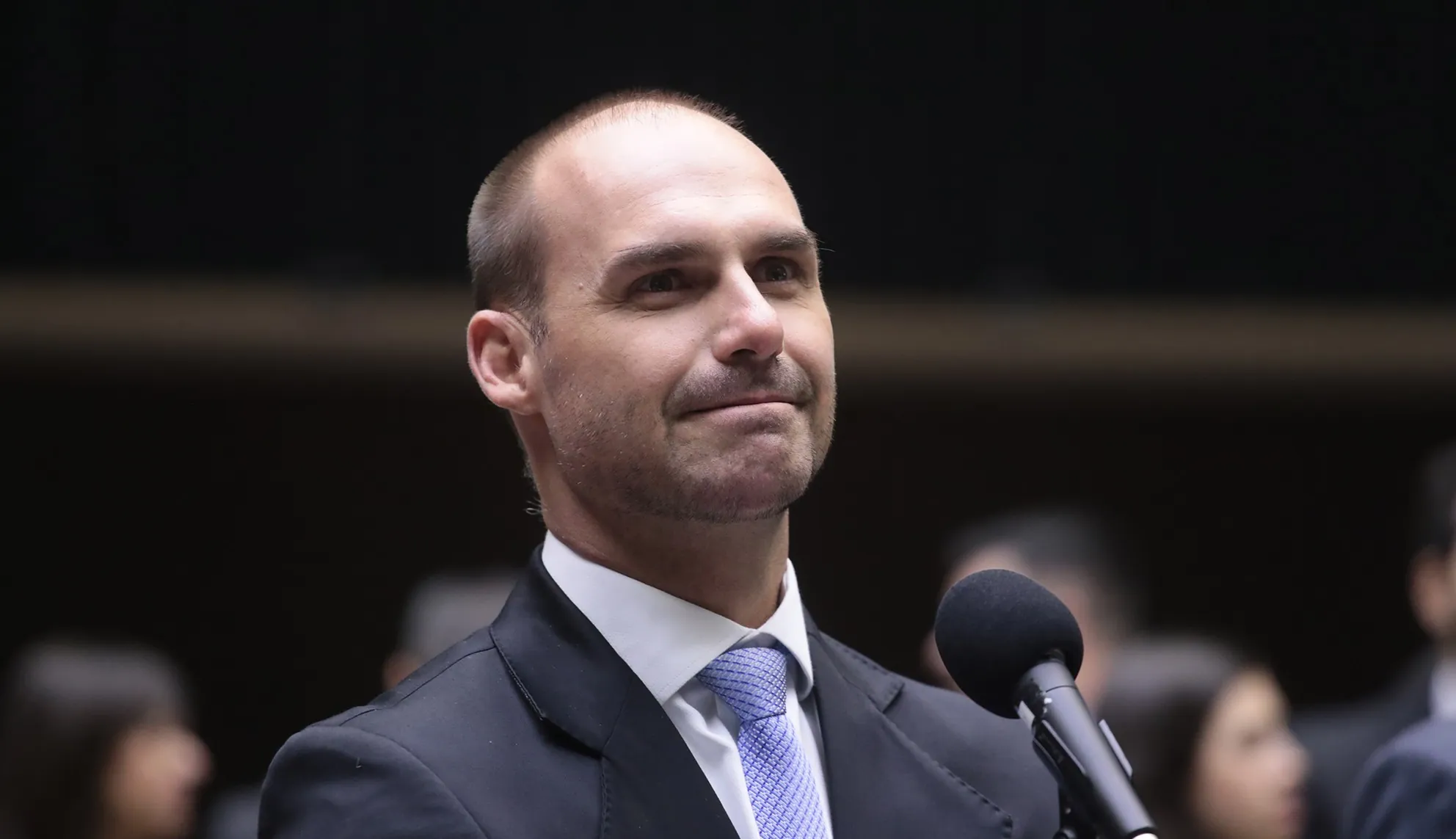 STF rejeita recurso e mantém condenação de Eduardo Bolsonaro por coação em processo sobre trama golpista