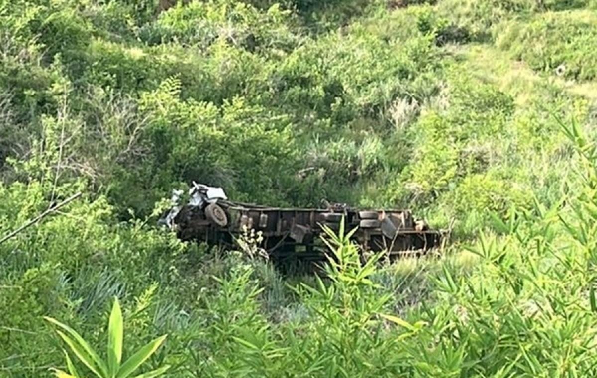 Motorista pula de caminhão desgovernado e morre na BR-116, em MG | G1