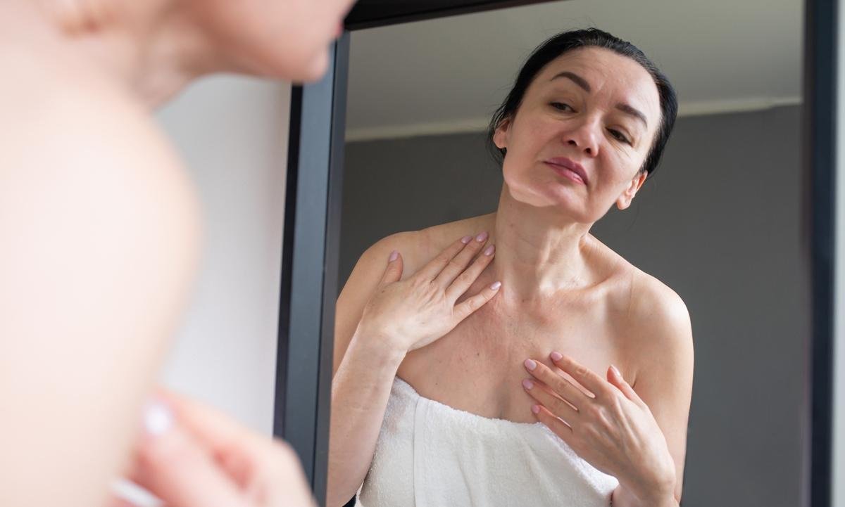 Não é só água quente! Médica lista erros no banho que destroem a pele