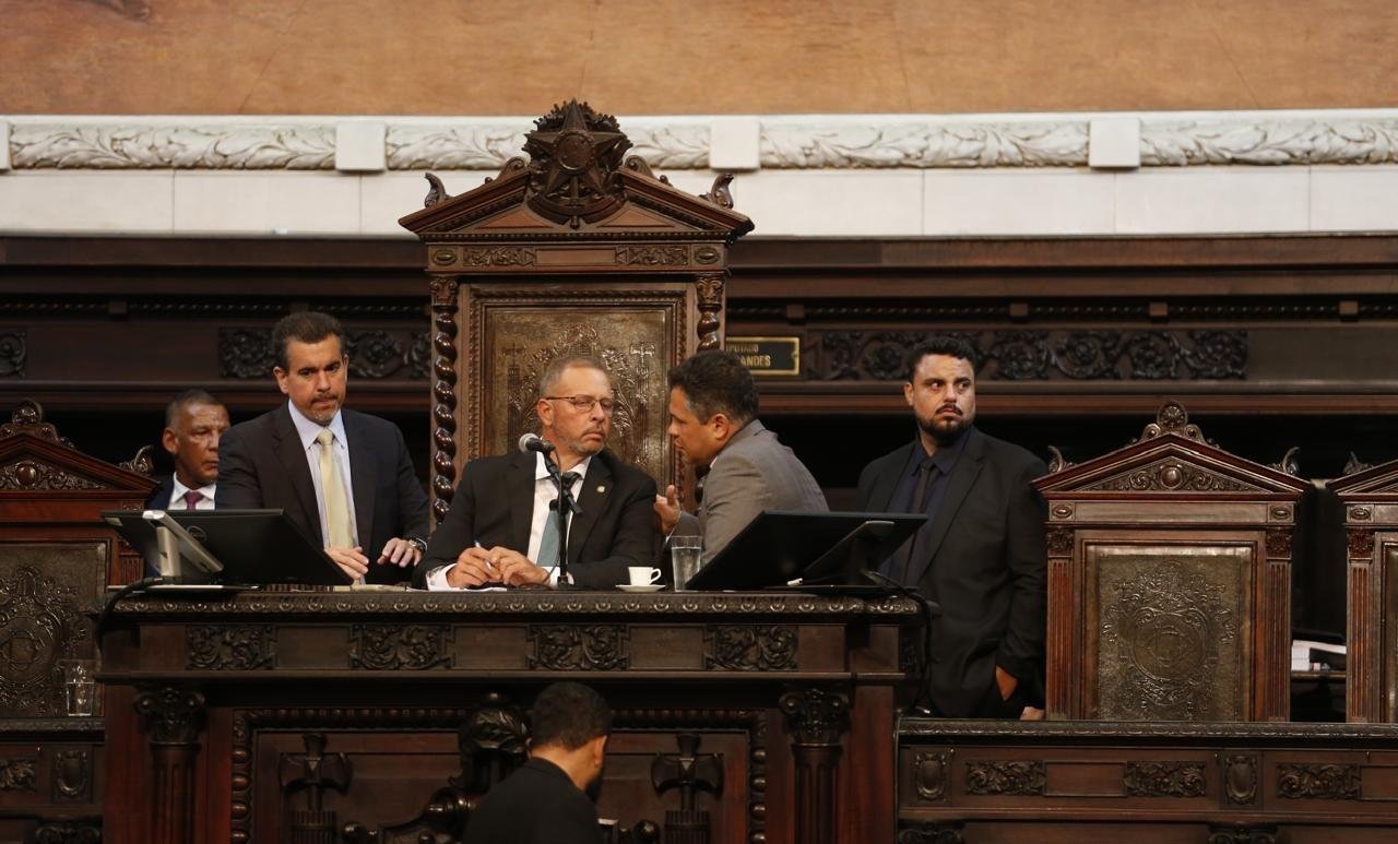 'Tenham a seriedade pelo momento que está por vir', diz a deputados desembargador Ricardo Couto, governador em exercício do Rio
