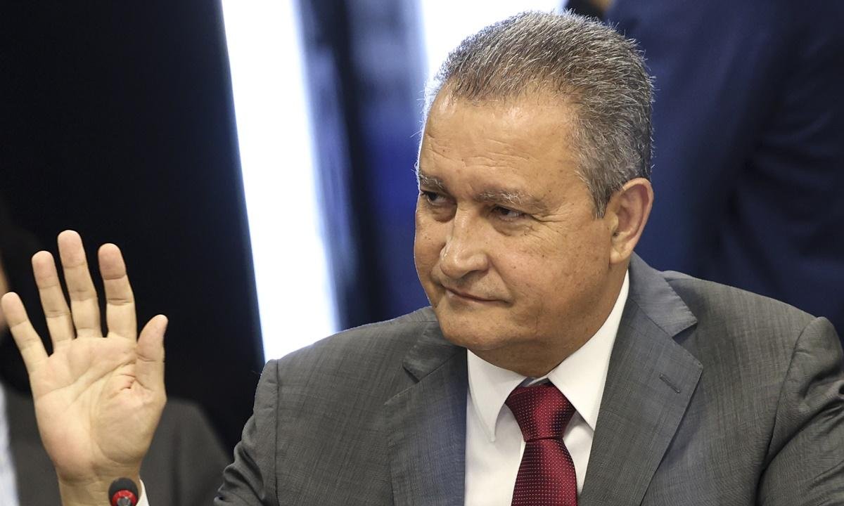 Governadora procura Planalto para reclamar de perseguição