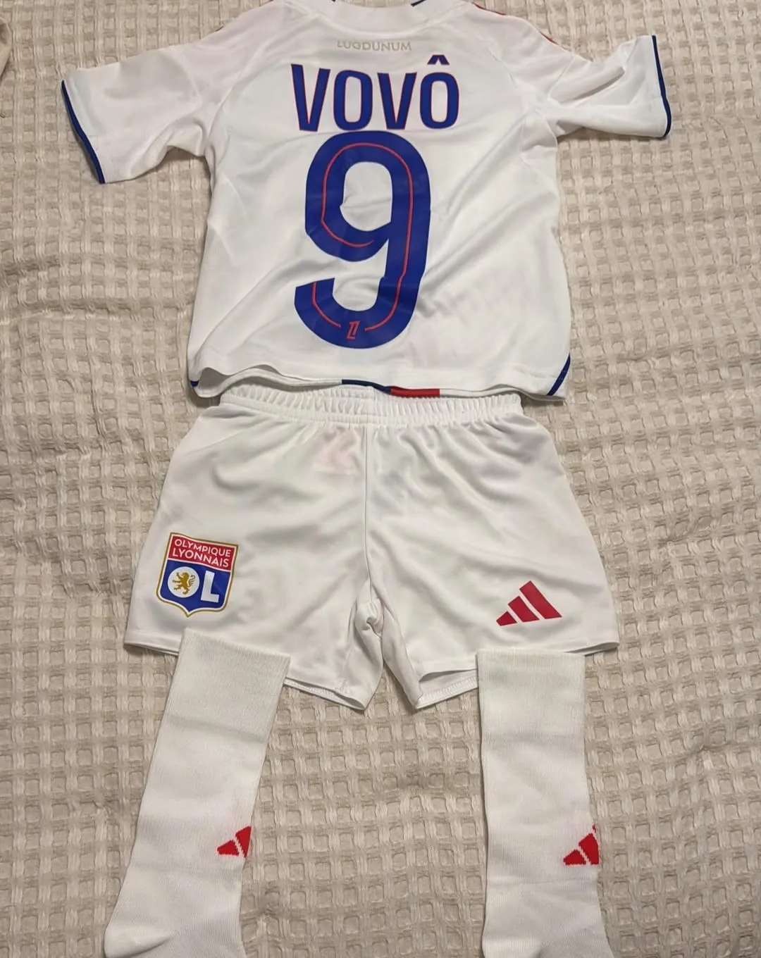 Uniforme de bebê com vovô nas costas: pai de Endrick mostra como recebeu notícia da gravidez da nora