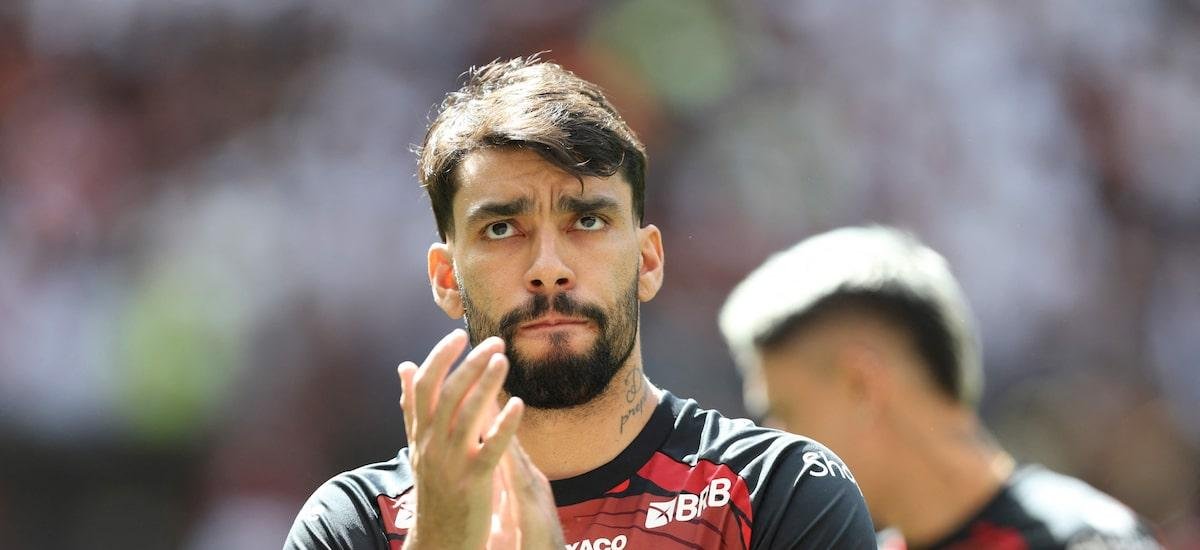 Paquetá tem estreia tímida no Flamengo e perde gol incrível na Supercopa Rei