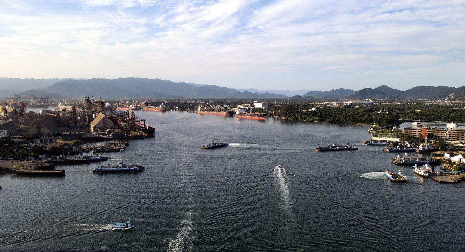 Colisão no porto: choque de navio expõe falta de sistema para tráfego | G1