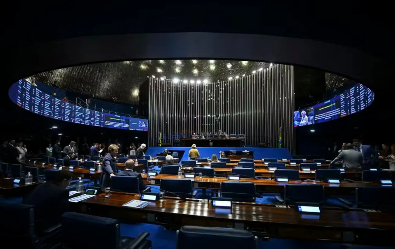 Datafolha para o Senado no RJ, votos totais: Benedita, 26%; Portinho, 19%; Jordy, 18; Pedro Paulo, 13%; Monica Benicio, 9%; Crivella, 6%
