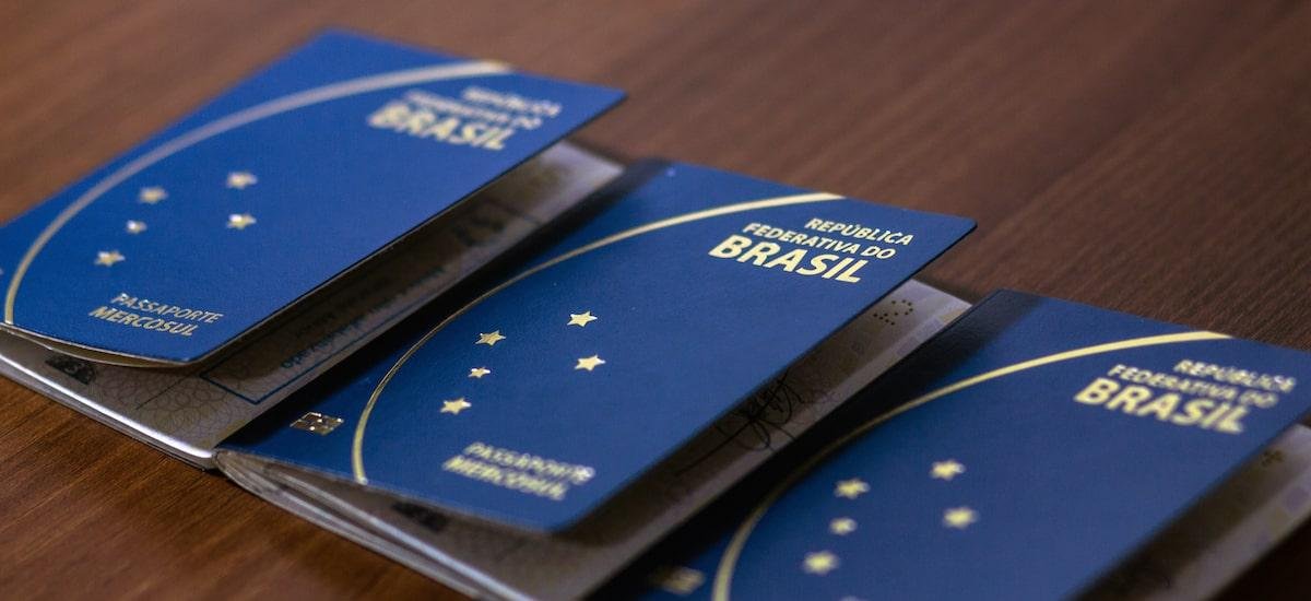 EUA suspendem emissão de vistos de imigração do Brasil e mais 74 países