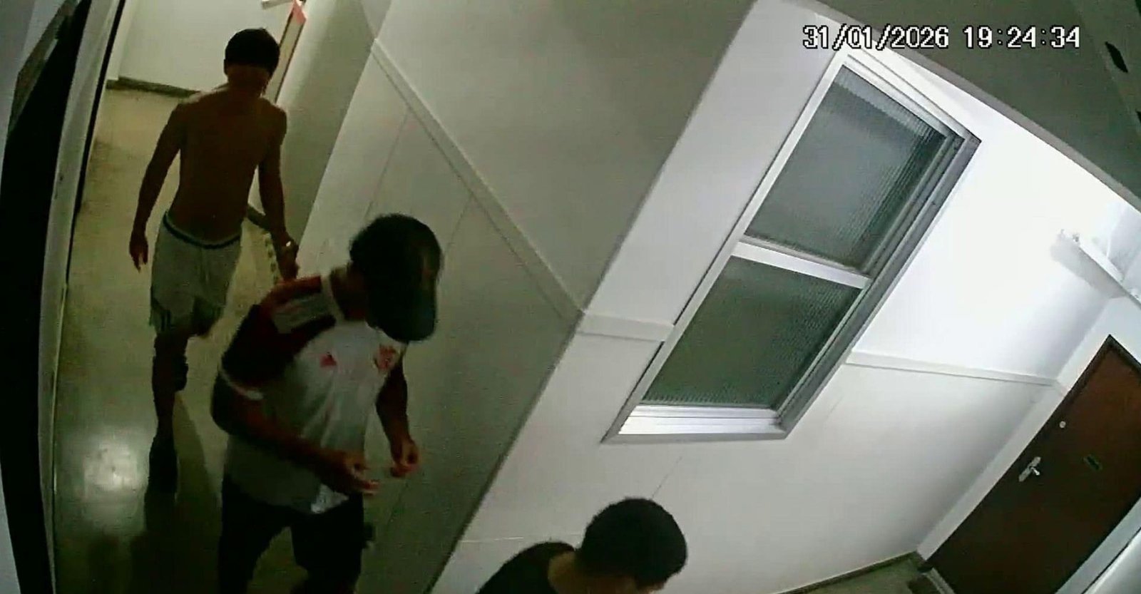 Polícia investiga se réus por estupro coletivo estão fora do país