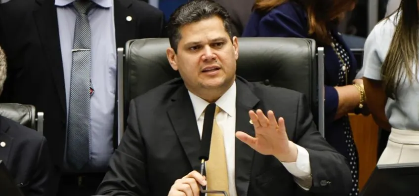 Alcolumbre nega ter recebido dinheiro de Daniel Vorcaro