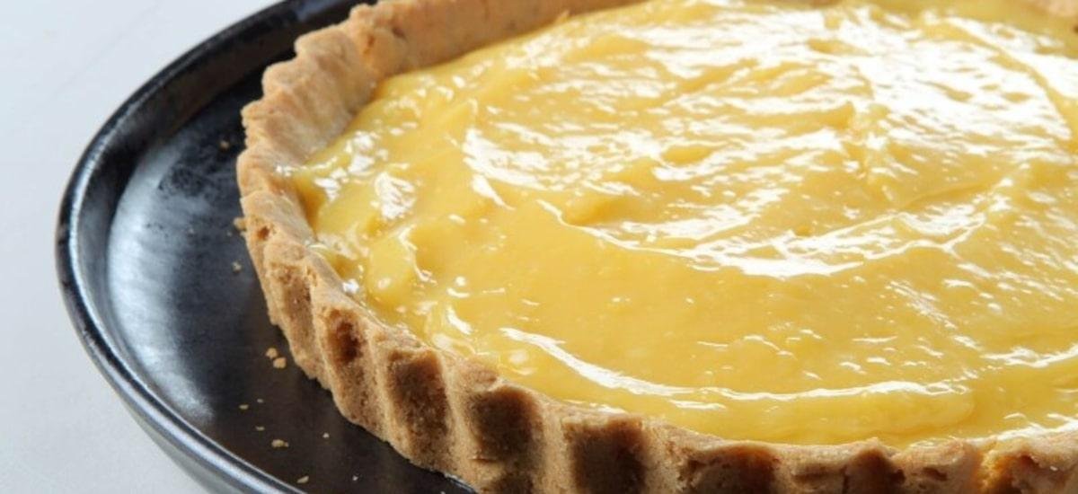 Pré-asse a massa da torta doce quando usar esses tipos de recheios